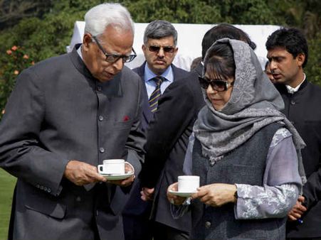 क्या है धारा 92 जिसके तहत जम्मू-कश्मीर में राष्ट्रपति की जगह लगता है राज्यपाल शासन?