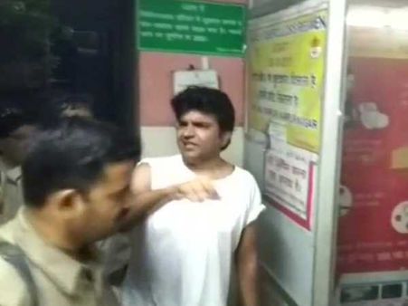 शराब के नशे में एक्टर राजा चौधरी ने की मारपीट, पुलिस से अभद्रता