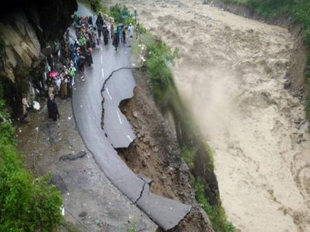 केदारनाथ घाटी में साक्षात मौत ने किया था तांडव, देखिए दिल दहला देने वाली 10 तस्वीरें