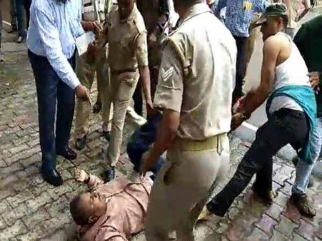 आपस में भिड़े सीएम योगी आदित्यनाथ के सुरक्षाकर्मी
