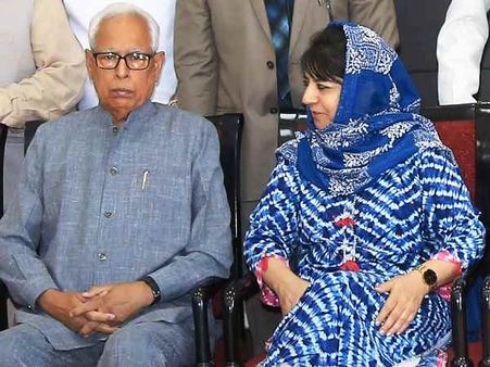 सर्वदलीय बैठक से पहले महबूबा मुफ्ती ने राज्यपाल से मिलने का मांगा समय, क्या है वजह