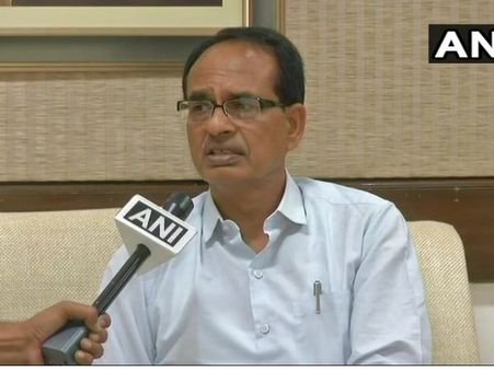 भगवा आतंकवाद पर सीएम शिवराज बोले, दिग्विजय की मतिभ्रष्ट, राहुल जवाब दें