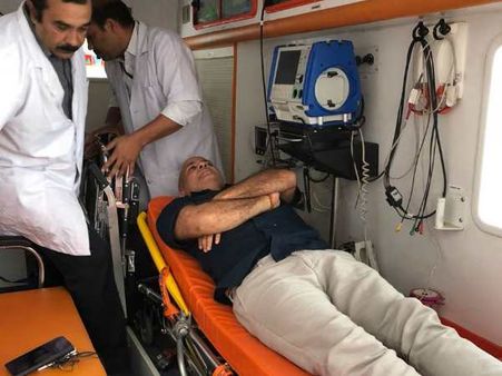 एलजी के घर अनशन पर बैठे मनीष सिसोदिया की तबीयत बिगड़ी, अस्पताल ले जाए गए