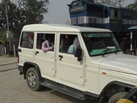 ये वीडियो देखकर आप की रूह कांप जाएगी, चंद इंच के फासले पर थी मौत और फिर...
