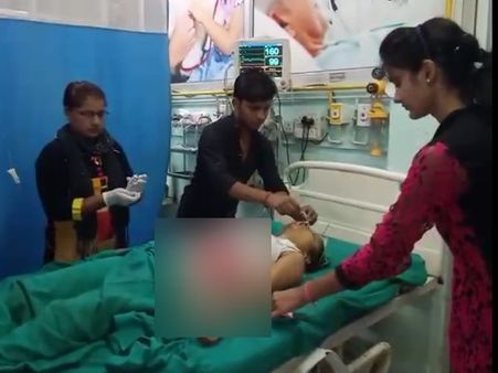 मथुरा : ब्रेकअप करने पर आशिक ने किया प्रेमिका पर चाकू से हमला