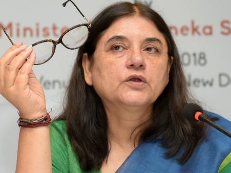 पैन कार्ड में ये बड़ा बदलाव चाहती हैं मेनका गांधी, वित्त मंत्रालय को लिखी चिट्ठी