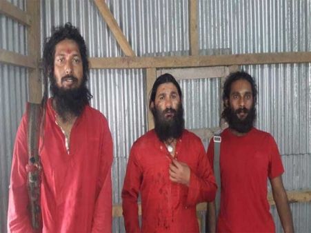 बच्चा चोरी के शक में भीड़ ने तीन साधुओं को घेरा, सेना के जवानों ने बचाई जान