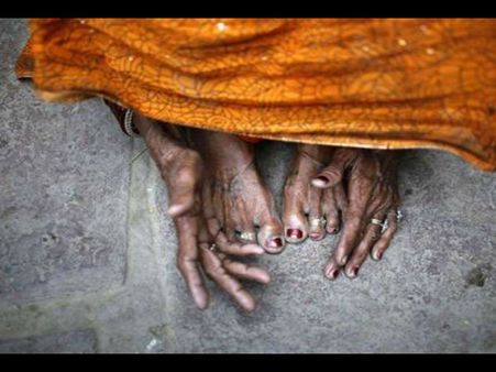 जब आईजी के सामने पहुंची 120 साल की महिला- बोली मेरे बेटे को जेल भेज दो