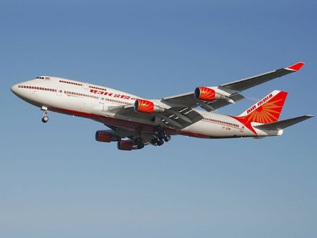 1.9 अरब डॉलर तक पहुंच सकता है भारतीय एयरलाइंस का घाटा, रुपए की गिरावट ने बढ़ाई चिंता