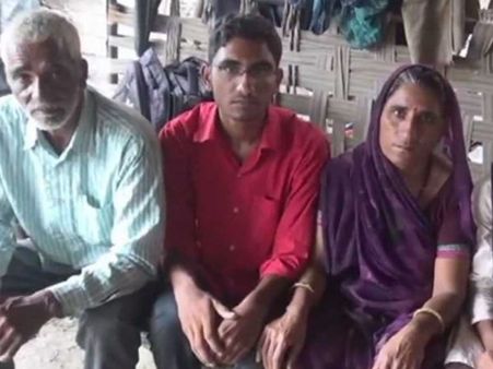 आशाराम चौधरी: बेटे के कॉलेज की बिल्डिंग देखकर क्या बोले कचरा बीनने वाले उसके पिता