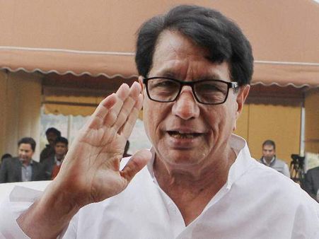 अजीत सिंह ने दी सफाई, कहा राजनीति से संन्यास लेने का सवाल ही नहीं उठता