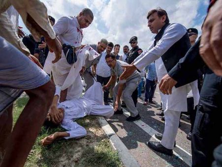 'टोंटी चोरी' के बाद एक बार फिर से सोशल मीडिया में चर्चाओं में अखिलेश, इस बार तारीफों के पुल