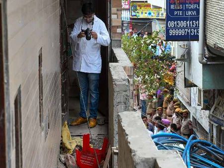 बुराड़ी 11 लोगों की मौत मामला: पुलिस के शिकंजे में आया तांत्रिक, मिलेंगे सारे सवालों के जवाब