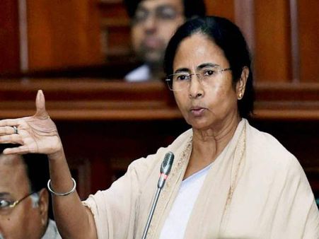 असम NRC: गृह युद्ध वाले बयान पर ममता बनर्जी के खिलाफ दर्ज हुई FIR