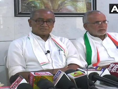 पाक में जिया उल हक ने कट्टरता बढ़ाई, यहां वही काम मोदी सरकार कर रही: दिग्विजय
