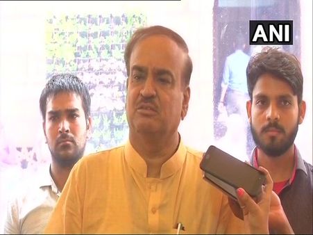 बीजेपी ने राहुल के आरोपों को बताया झूठा, लाएगी विशेषाधिकार हनन प्रस्ताव