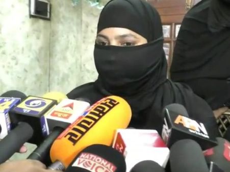 तीन तलाक के बाद पति बन गया बेटा, ससुर बन गया शौहर, अब हलाला के फिराक में है देवर