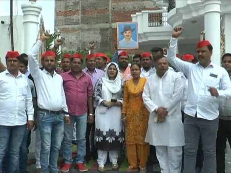 सीएम योगी आदित्यनाथ के दौरे से पहले सपाइयों को पुलिस ने किया नजरबंद