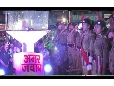 कारगिल विजय दिवस पर यूपी के इस शहर में दिल्ली के बाद जली पहली 'अमर जवान ज्योति'