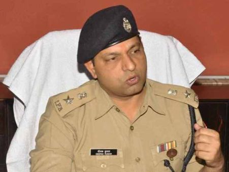 सख्त हुआ हाईकोर्ट, पूछा किस आधार पर किया गया एसएसपी दीपक कुमार का तबादला?