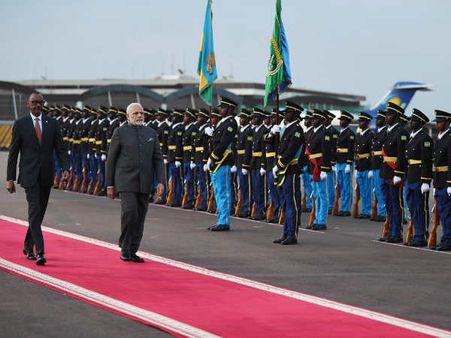 रवांडा पहुंचने वाले पहले भारतीय पीएम बने नरेंद्र मोदी, पूर्वी अफ्रीकी देश को दी 20 करोड़ डॉलर कर्ज की पेशकश