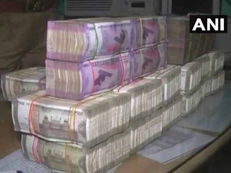 यूपी: मुगलसराय रेलवे स्टेशन पर 2 करोड़ की नई करेंसी के साथ दो गिरफ्तार