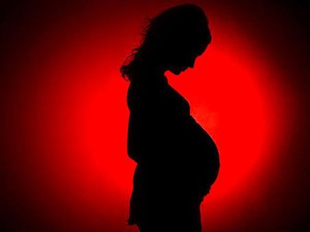 Chandra Grahan 2018: क्या सच में चंद्रग्रहण से गर्भवती महिलाओं को है खतरा?