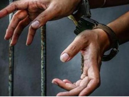 प्रधानजी आए थे नए एसओ को बधाई देने, पहुंच गए हवालात