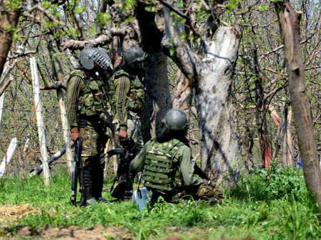 दक्षिण कश्‍मीर के त्राल से आतंकियों ने किया एसपीओ का अपहरण, बड़े पैमाने पर सर्च ऑपरेशन लॉन्‍च