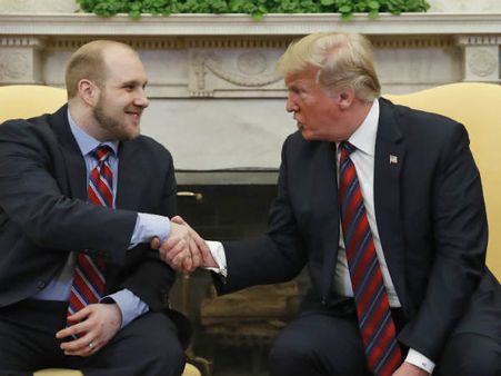 जब डोनाल्‍ड ट्रंप ने पूछा क्‍यों नहीं वेनेजुएला पर हमला कर सकता अमेरिका और चौंक गए अधिकारी!