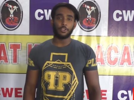 WWE में पहलवानों को धूल चटाएगा इंदौर का 21 साल का रेसलर, द ग्रेट खली से ली है ट्रेनिंग