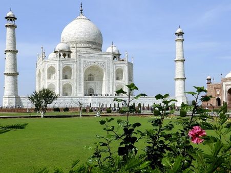 महंगा हुआ ताजमहल समेत 17 स्मारकों का दीदार, अब देखने के लिए लगेगा इतने का टिकट