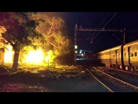 बिहार: महिला को निर्वस्त्र कर घुमाया, सरेआम की पिटाई, SHO समेत 8 पुलिसवाले सस्पेंड