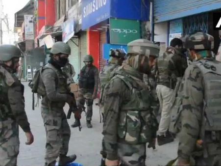 जम्‍मू कश्‍मीर: अनंतनाग में सीआरपीएफ टीम पर आतंकियों ने फेंका ग्रेनेड, दो जवान घायल