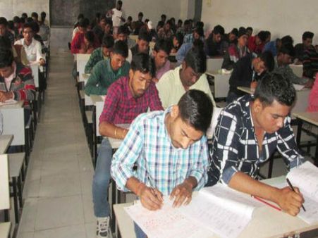 बिहार में परीक्षा के पहले ITI का प्रश्न पत्र सोशल मीडिया पर वायरल, 12 सेंटर्स पर गिरी गाज