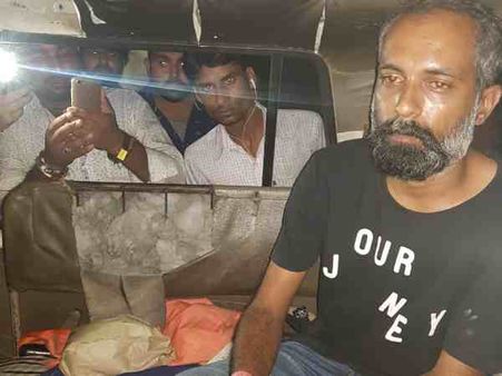 चिल्लाते रहे लोग और प्रॉपर्टी डीलर अपनी गाड़ी से लोगों को बार-बार कुचलता रहा