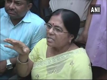 Muzaffarpur Shelter Home Case: पूर्व मंत्री मंजू वर्मा और उनके पति के खिलाफ FIR दर्ज