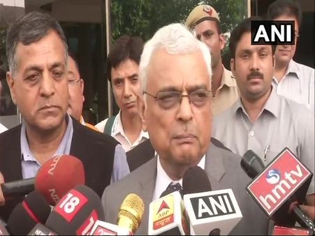 चुनाव आयोग ने बुलाई सर्वदलीय बैठक, कहा- बैलेट पेपर पर कुछ दल विरोध में