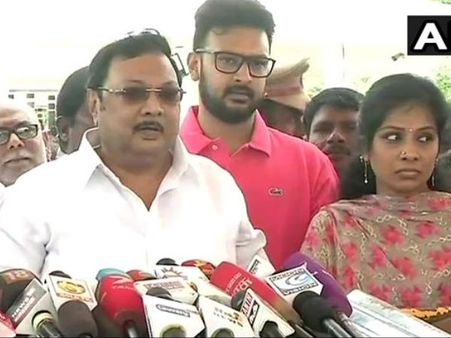 द्रमुक से निष्कासित करुणानिधि के बड़े बेटे अलागिरी का दावा, पिता के वफादार मेरे साथ