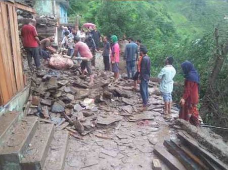 हिमाचल में लगातार हो रही बारिश ने मचाई भारी तबाही, अबतक 16 की मौत