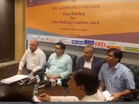 इंडिया बैंकिंग कॉन्‍क्‍लेव: बैंकों के लिए क्‍या बेहतर, निजीकरण या विलय?