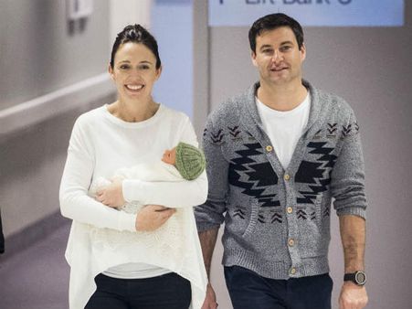 छह हफ्तों की मैटरनिटी लीव के बाद न्‍यूजीलैंड की पीएम जेसिंडा ऑफिस वापस लौटीं