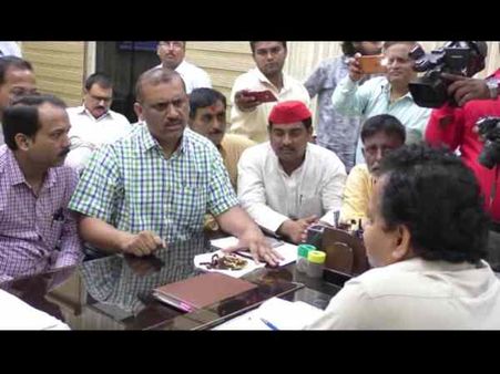 बिल देखकर घबराए विधायक, चेन-अंगूठी व मंगलसूत्र लेकर पहुंचे जल निगम