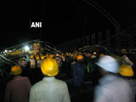 कर्नाटक: निर्माणाधीन सीमेंट फैक्‍ट्री में क्रेन गिरा, 6 मजदूरों की मौत, 1 जख्‍मी
