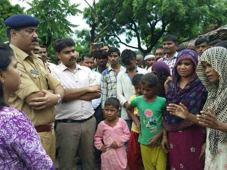 उन्नाव रेप केस: गवाह की कब्र खोदने गई पुलिस को परिवार ने रोका, कहा कुरान में मनाही