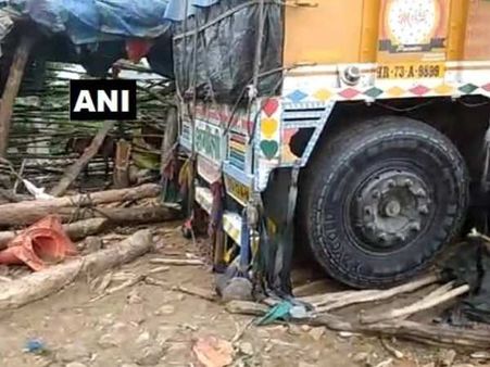 मध्य प्रदेश में दर्दनाक हादसा: ढाबे में घुसा तेज रफ्तार ट्रक, 6 लोगों की मौत