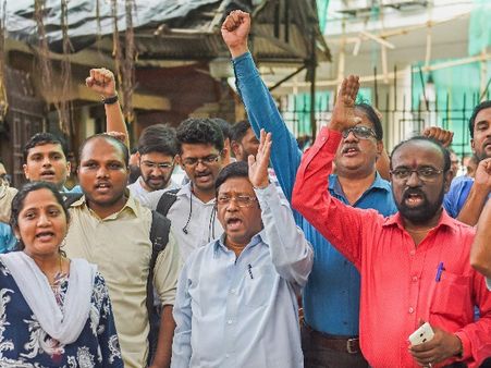 मध्यप्रदेश में सरकार के विरोध में सड़कों पर उतरा सवर्ण समाज, भाजपा और कांग्रेस की मुश्किल बढ़ी