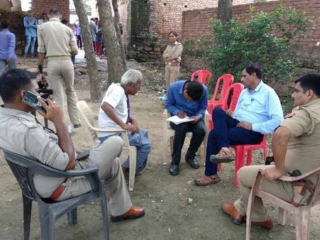 यूपी: मिर्जापुर में बाबा की पिंडी टूटने के बाद तोड़ी गई अंबेडकर प्रतिमा, इलाके में तनाव