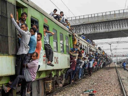 साल 2050 तक चीन की जनसंख्‍या से 25% ज्‍यादा होगी भारत की आबादी, सीनियर सिटीजंस होंगे ज्‍यादा और बच्‍चों की संख्‍या होगी कम