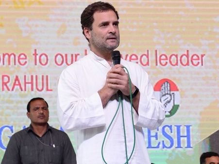 नाले से गैस निकालो और पकौड़े बनाओ, यह है पीएम मोदी की रोजगार नीति: राहुल गांधी